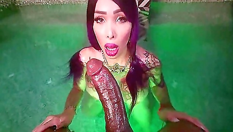 Big ass blonde with a big ass and big tits 20 minutes of film