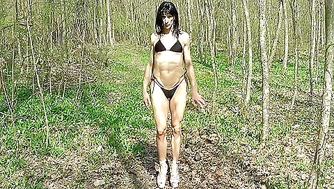 Amateur brunette outdoor solo video with a pantyhose